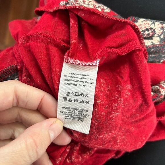 Free‎ People XS Red Floral Boho Speak Easy Blouse - Picture 6 of 11